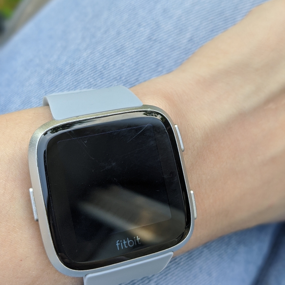 Fitbit Versa - image 3